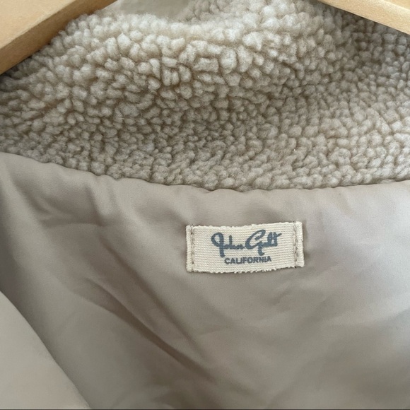 Brandy Melville John Galt Sherpa Teddy Jacket - Picture 3 of 5